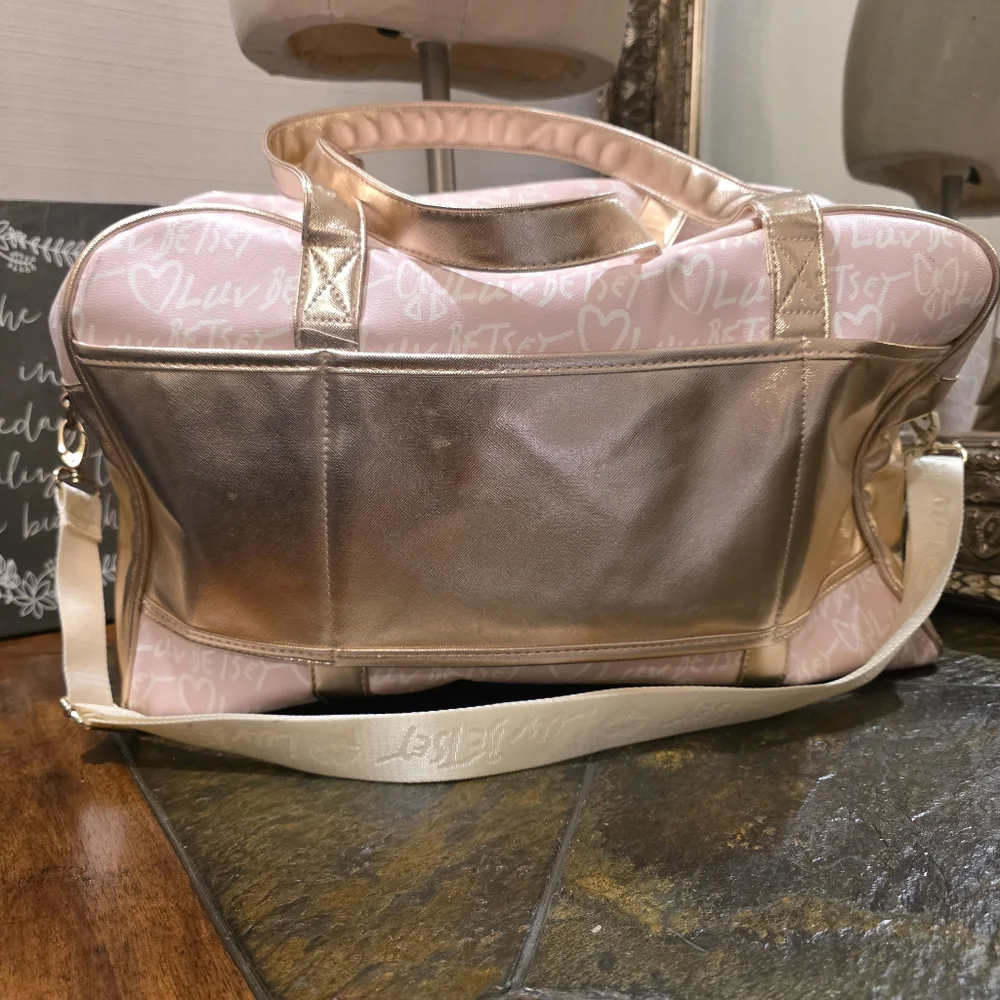 Luv Betsey By Betsey Johnson Weekender Travel Bag. - Picture 2 of 11